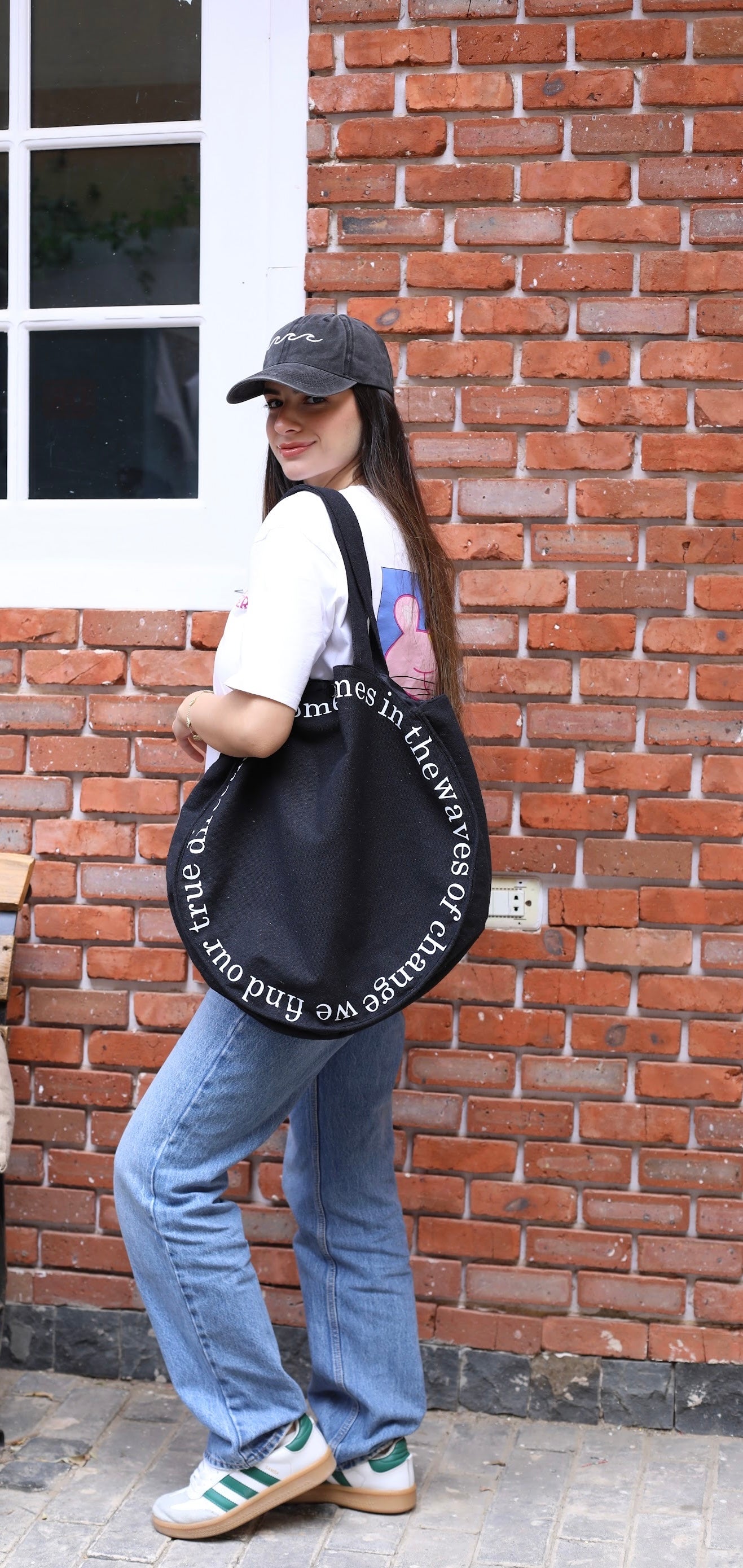 Large circle bag